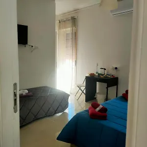 Bed & Breakfast Bed And Fly Aeroporto Reception H24, Catánia